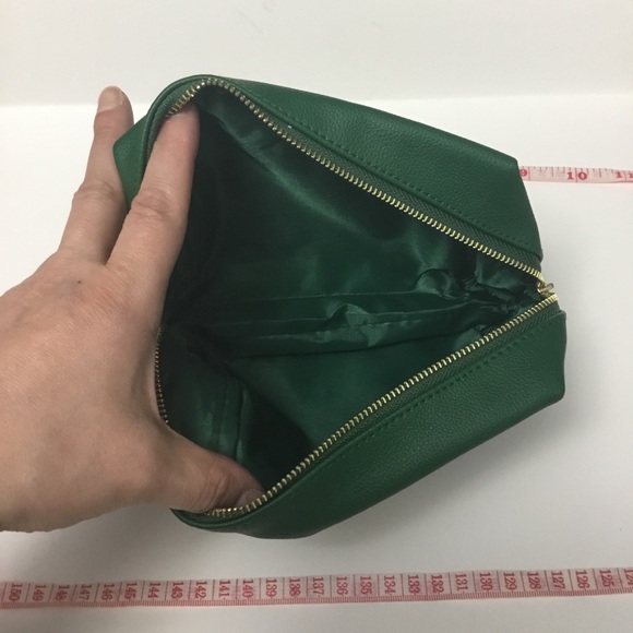 CHANTECAILLE Cosmetics / Make Up Case - Picture 6 of 7